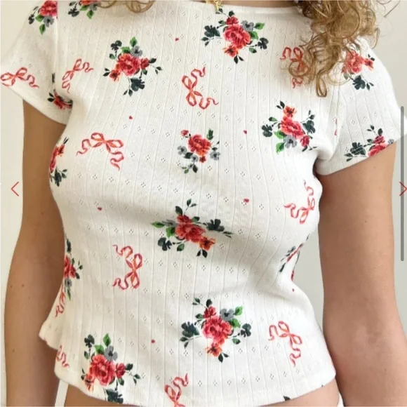 Lisa Says Gah Alex Pointelle Bouquet Tee - Picture 2 of 8